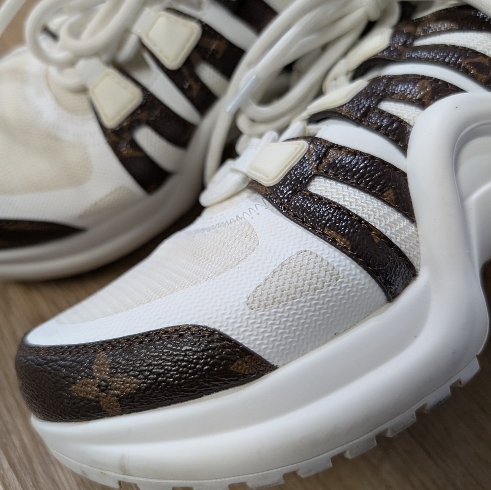 Louis Vuitton Shoes - Picture 10 of 10